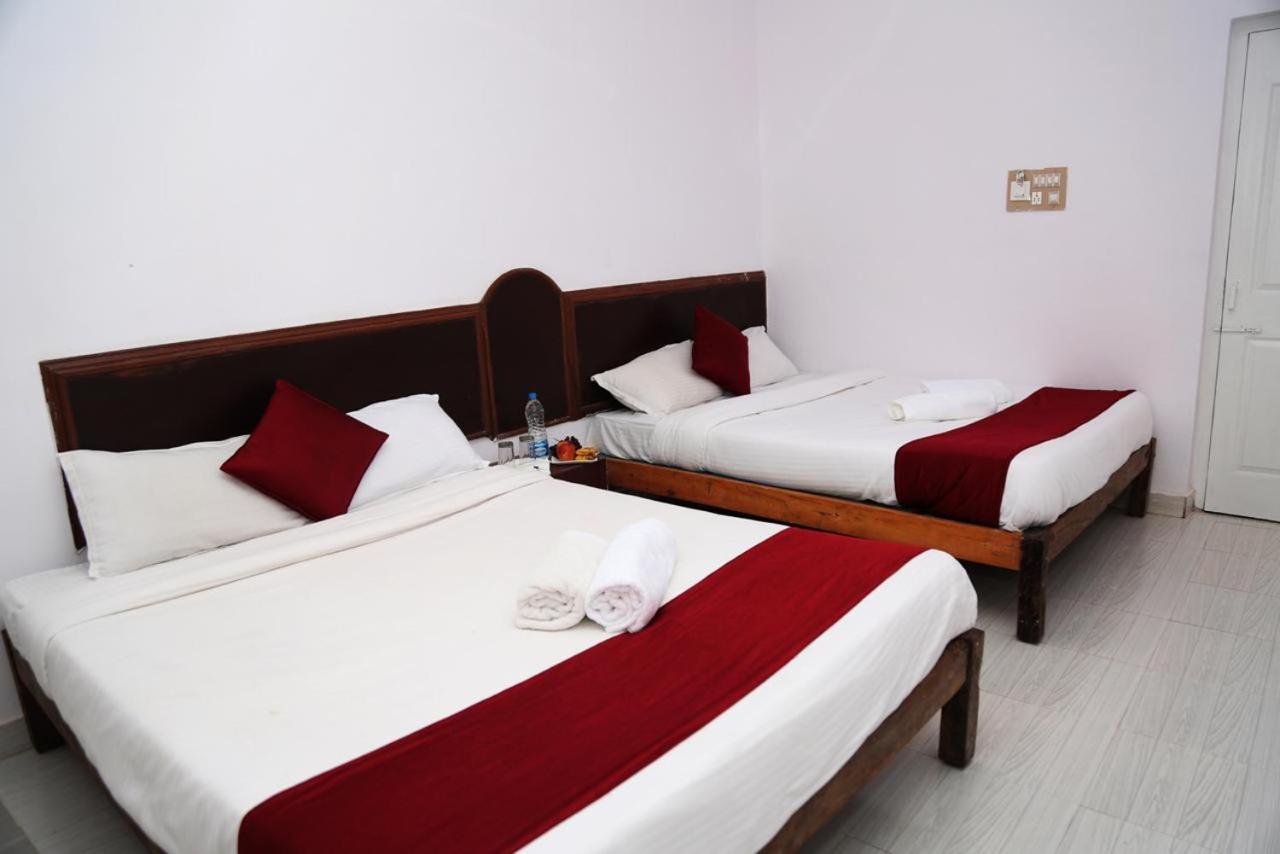 La Flora Beverly Hill Resort Madikeri Buitenkant foto