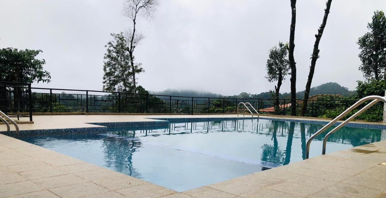 La Flora Beverly Hill Resort Madikeri Buitenkant foto