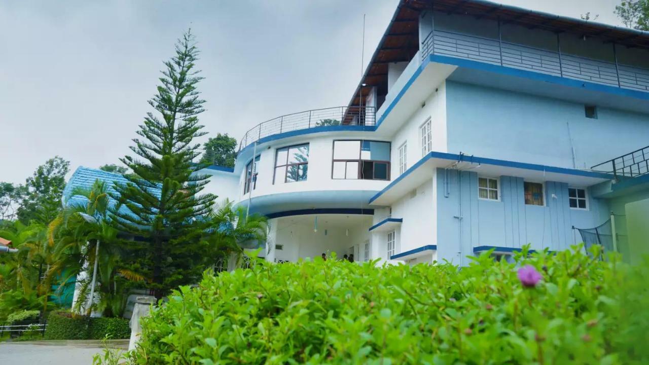La Flora Beverly Hill Resort Madikeri Buitenkant foto